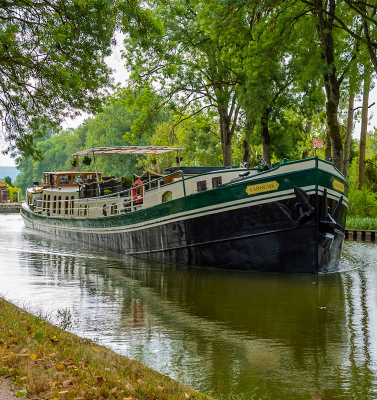 Saroche hotel barge